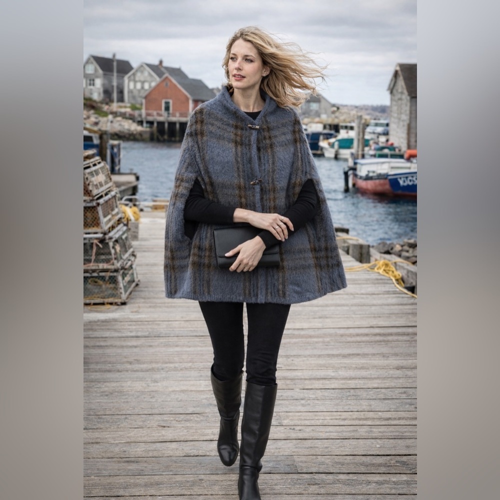 ELSAMANDA 90’s Avante -Garde Blue and Brown Plaid Cape, OS, EUC